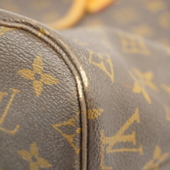 Louis Vuitton Monogram Neverfull MM Tote Bag - Picture 6 of 13